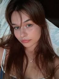 Liv B, 28